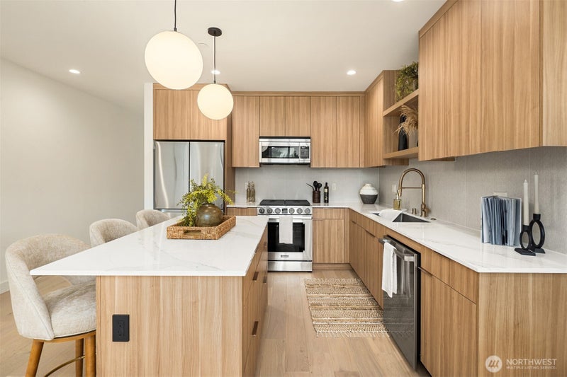 614 5th Avenue S C108