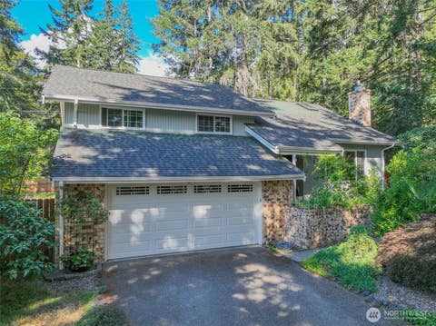 Photo of 71 NE Rainier Place PL N, Belfair, WA 98528 (MLS # 2561058)