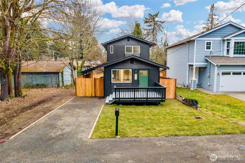 Photo of 912 Austin Avenue, Port Orchard, WA 98366 (MLS # 2482164)