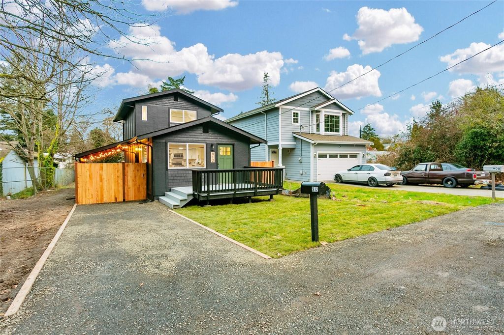 Photo of 912 Austin Avenue, Port Orchard, WA 98366 (MLS # 2482164)