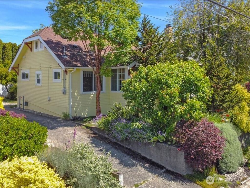 Photo of 1220 SW Orchard Street, Seattle, WA 98106 (MLS # 2381777)