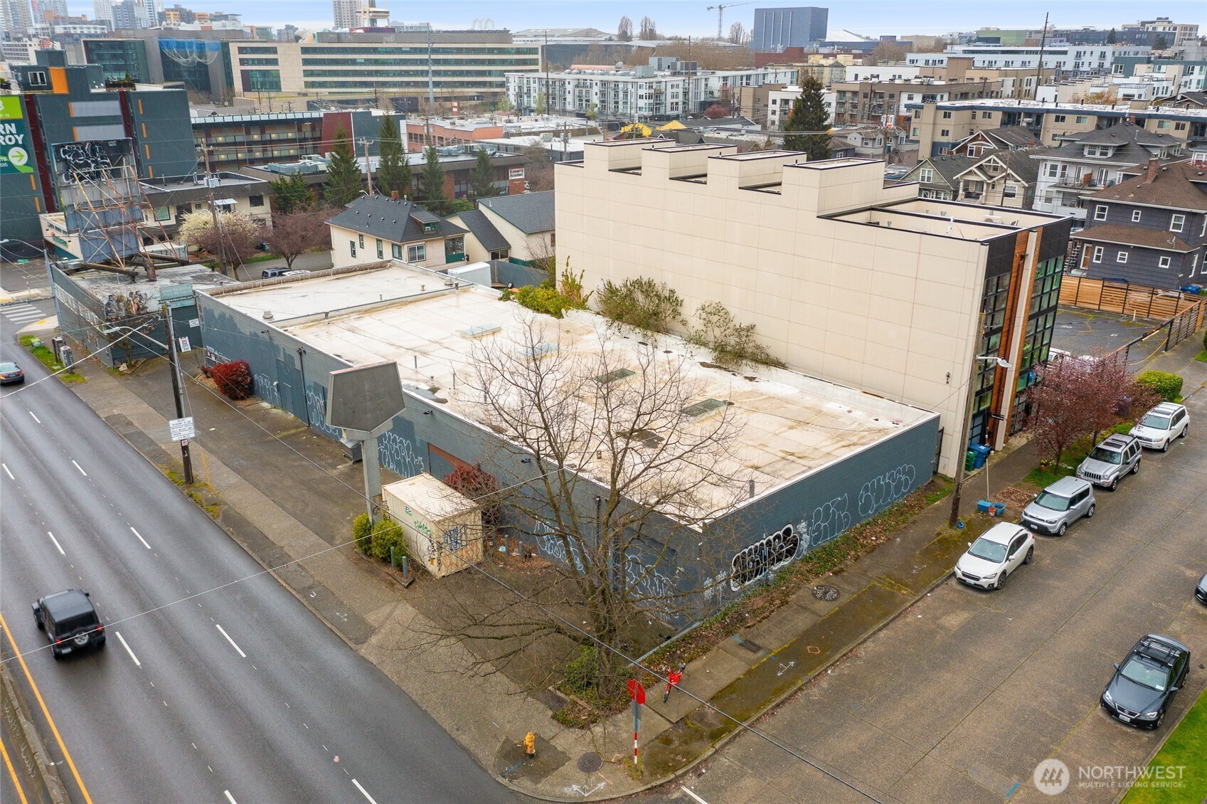 807 Aurora Avenue N