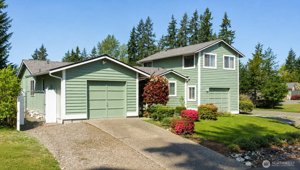 Photo of 26201 190th Place SE, Covington, WA 98042 (MLS # 2574171)