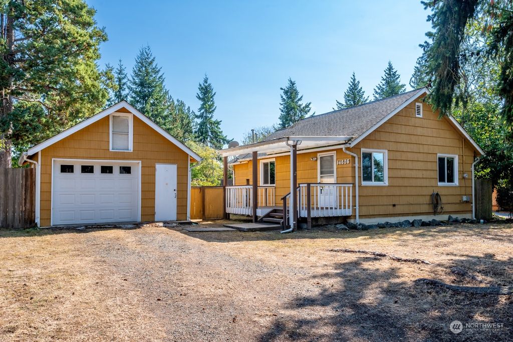 Photo of 14606 16th Avenue SW, Burien, WA 98166 (MLS # 2158894)