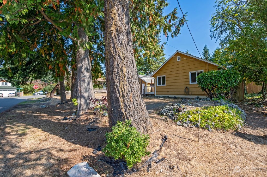 Photo of 14606 16th Avenue SW, Burien, WA 98166 (MLS # 2158894)