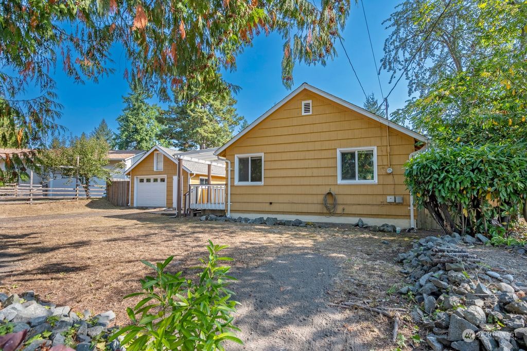 Photo of 14606 16th Avenue SW, Burien, WA 98166 (MLS # 2158894)