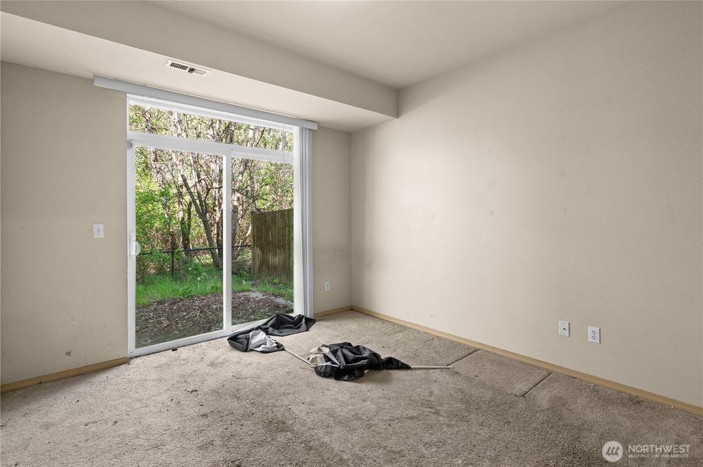Photo of 11542 6th Avenue E, Tacoma, WA 98445 (MLS # 2515563)