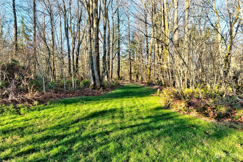 Photo of 44 XX 260th Avenue NE, Redmond, WA 98053 (MLS # 2241010)