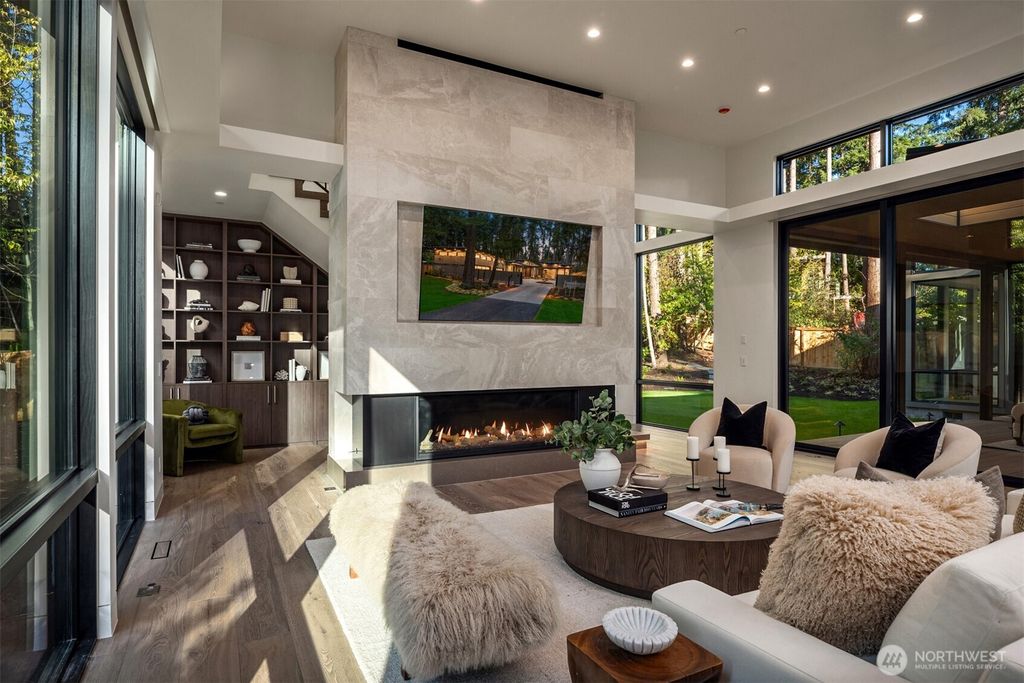 Photo of 10620 SE 22nd Street, Bellevue, WA 98004 (MLS # 2457071)