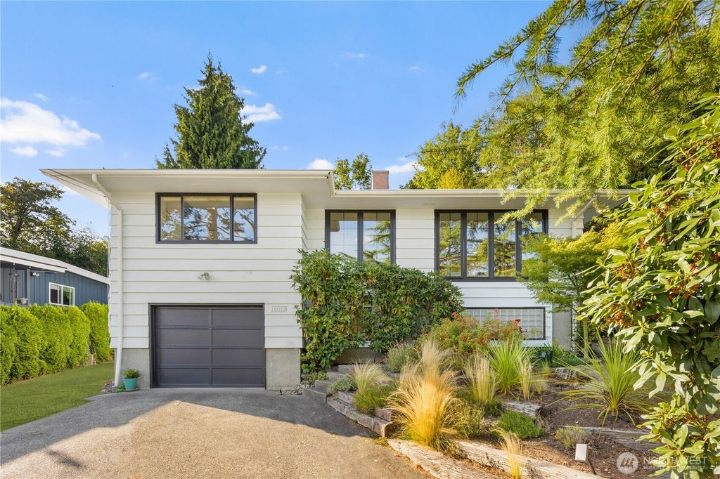 Photo of 16619 Sylvester Road SW, Burien, WA 98166 (MLS # 2430980)