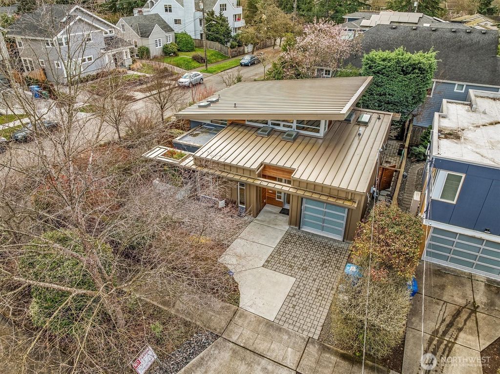 Photo of 4057 NE 56th Street, Seattle, WA 98105 (MLS # 2477572)