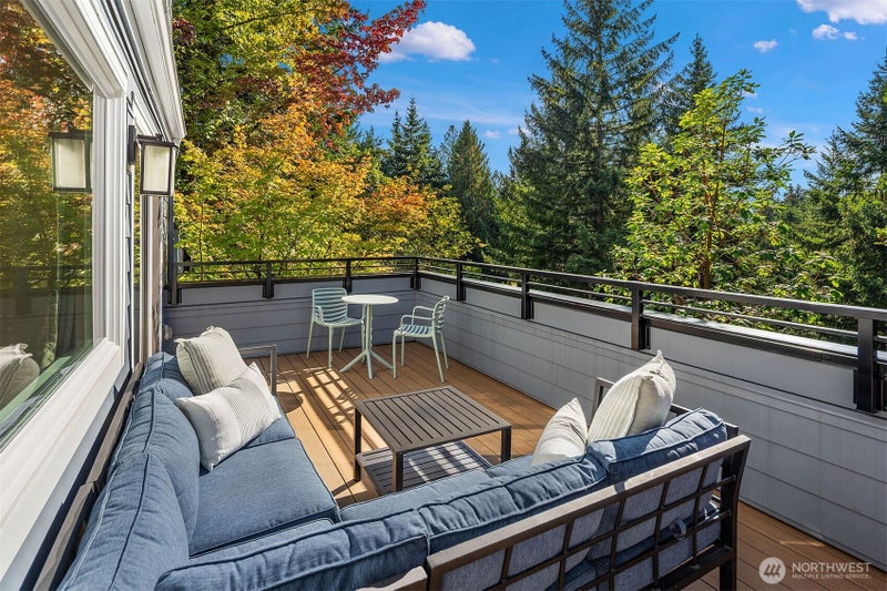 10907 NE 41st Drive