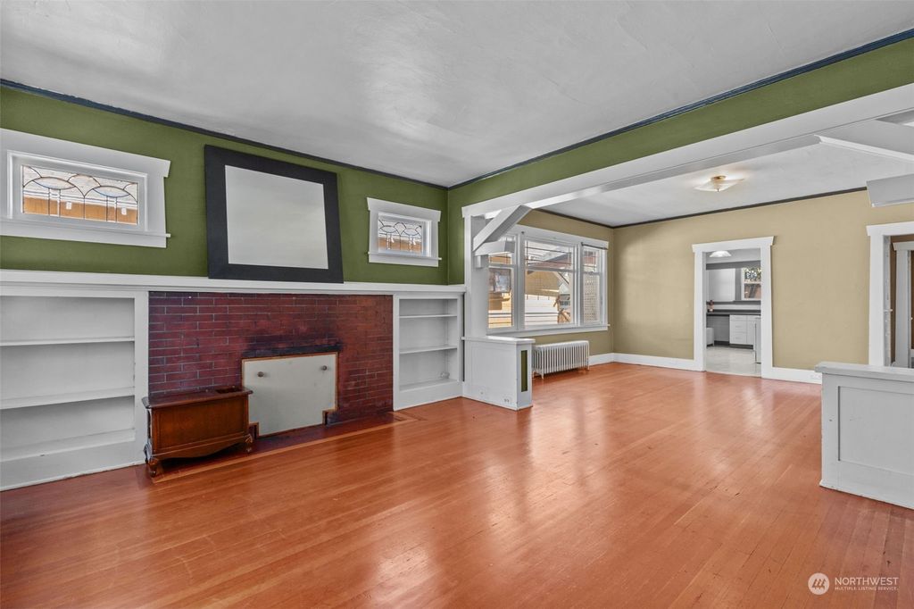 Photo of 6320 Brooklyn Avenue NE, Seattle, WA 98115 (MLS # 2224481)