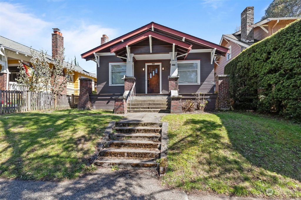 Photo of 6320 Brooklyn Avenue NE, Seattle, WA 98115 (MLS # 2224481)