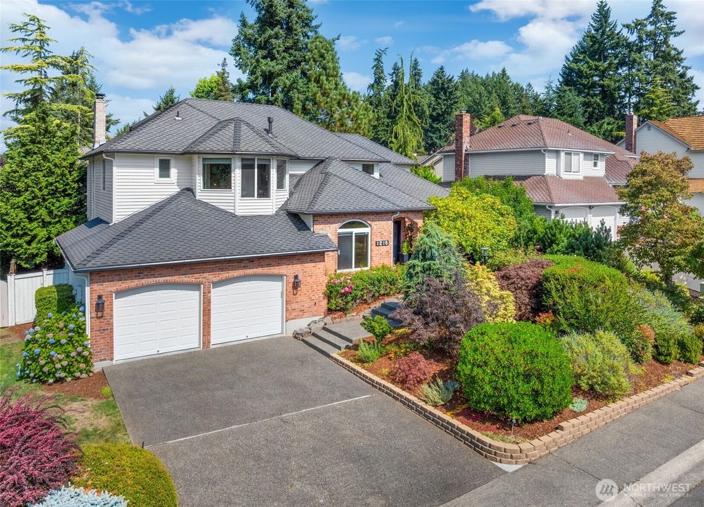 Photo of 1216 SW 331st Street, Federal Way, WA 98023 (MLS # 2420219)