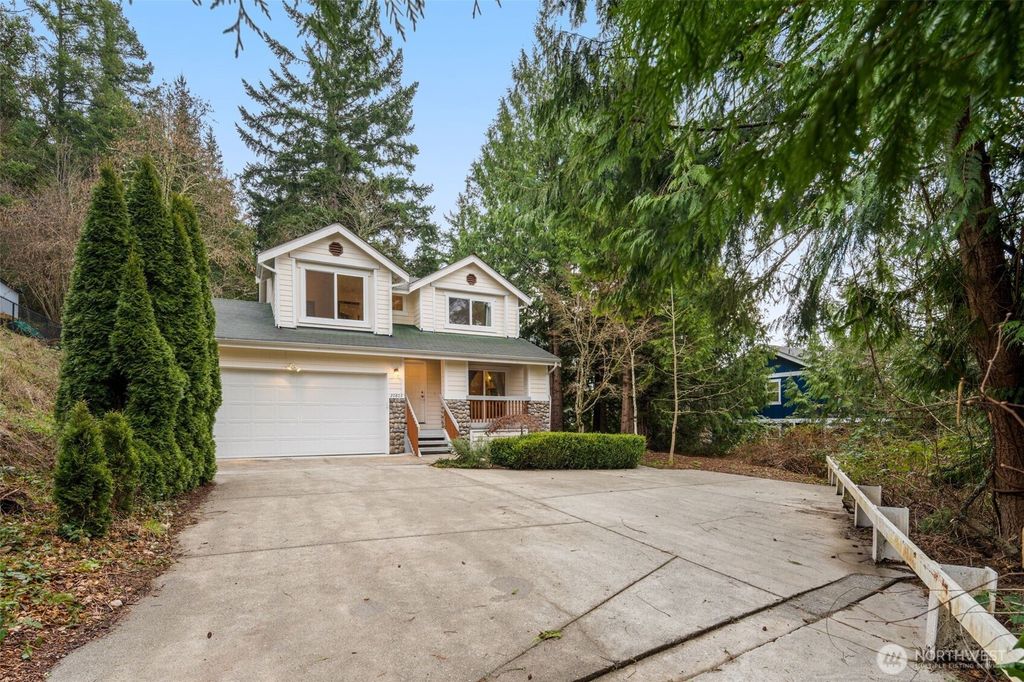Photo of 20803 NE 15th Lane, Sammamish, WA 98074 (MLS # 2471376)