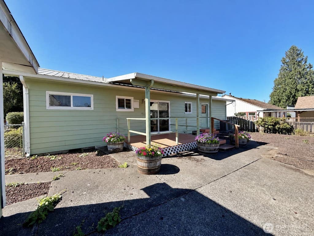 Photo of 124 Hope Street, Mossyrock, WA 98564 (MLS # 2547091)