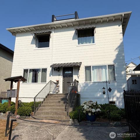 Photo of 2125 Grand Ave AVE, Everett, WA 98201 (MLS # 2569175)
