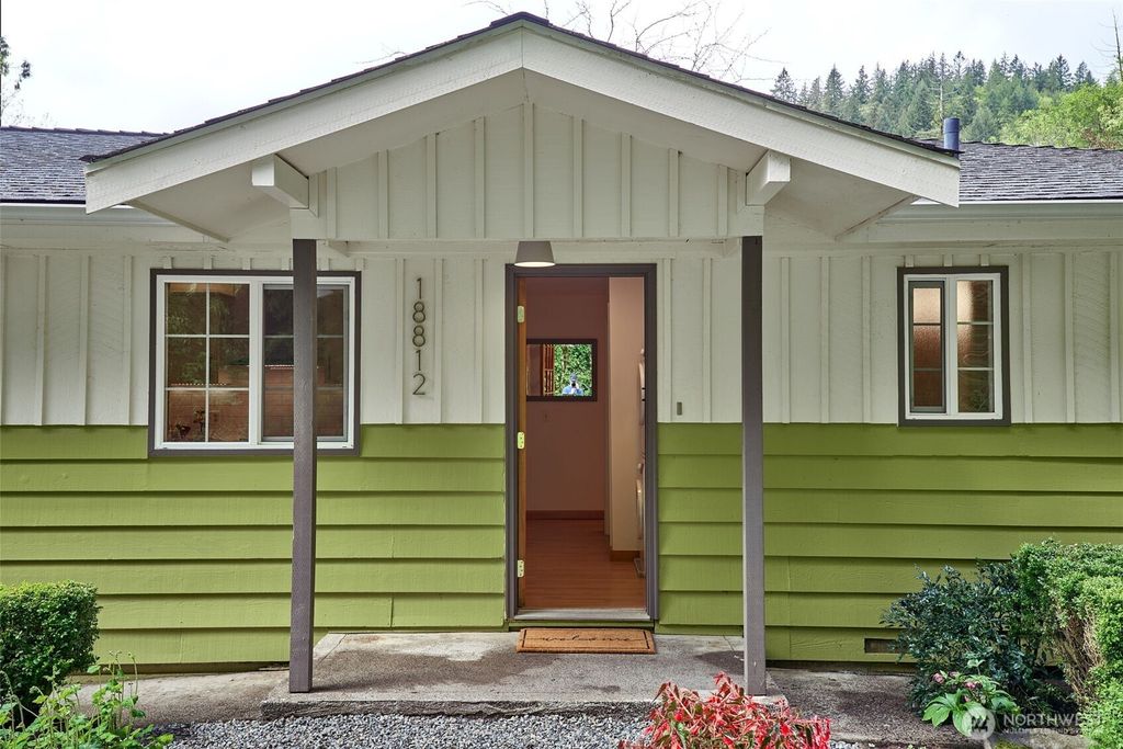 Photo of 18812 SE 109th Street, Issaquah, WA 98027 (MLS # 2368807)