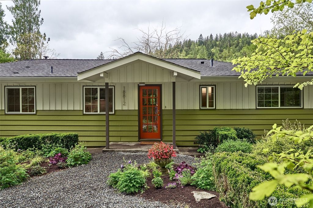 Photo of 18812 SE 109th Street, Issaquah, WA 98027 (MLS # 2368807)
