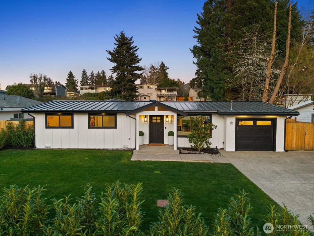 Photo of 2100 Dayton Avenue NE, Renton, WA 98056 (MLS # 2503669)