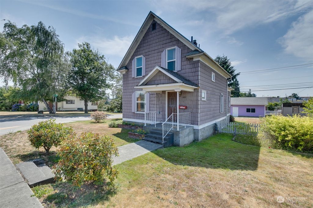 Photo of 1232 E Marine View Drive, Everett, WA 98201 (MLS # 2142228)