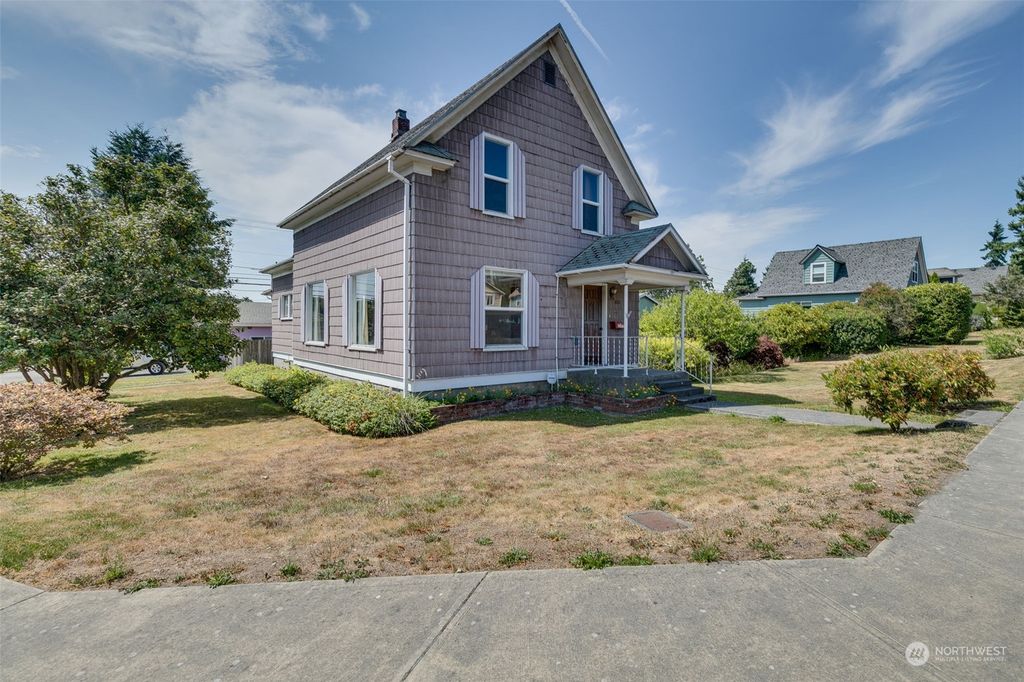 Photo of 1232 E Marine View Drive, Everett, WA 98201 (MLS # 2142228)