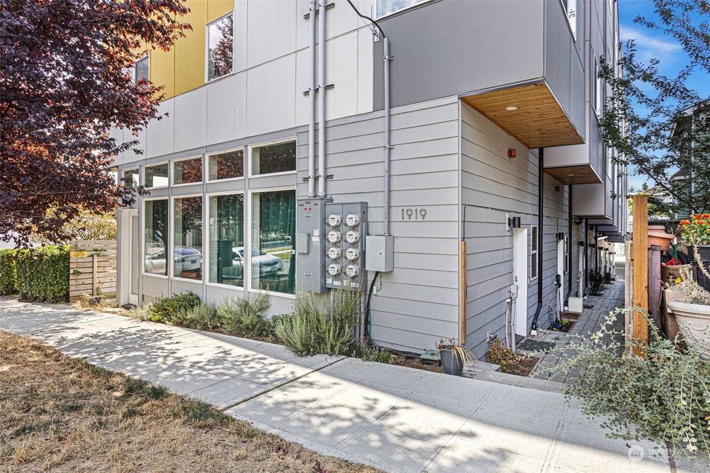 Photo of 1919 24th Avenue S #F, Seattle, WA 98144 (MLS # 2163931)