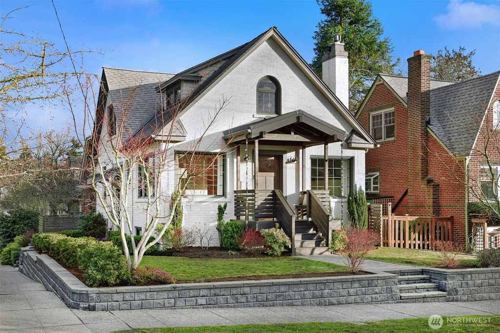 Photo of 7060 Dibble Avenue NW, Seattle, WA 98117 (MLS # 2472972)