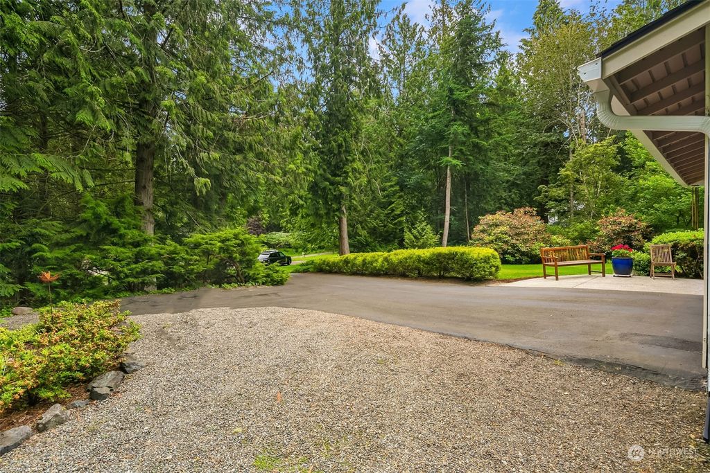 Photo of 21923 SE 37th Street, Sammamish, WA 98075 (MLS # 2012121)