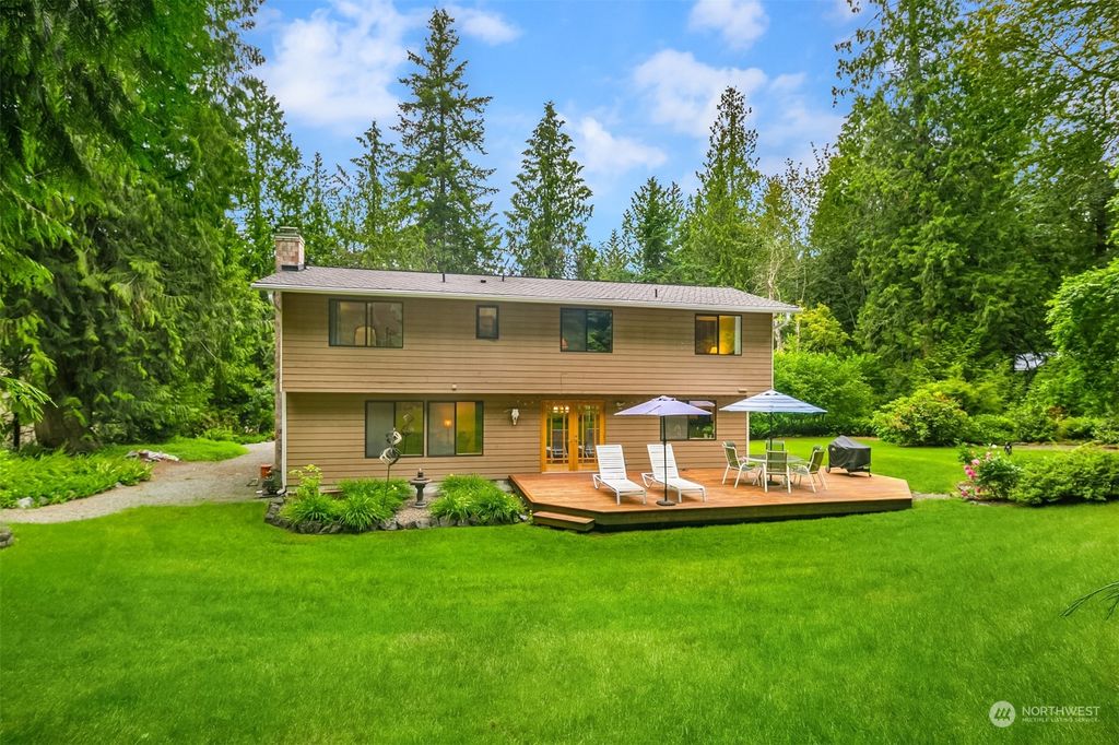 Photo of 21923 SE 37th Street, Sammamish, WA 98075 (MLS # 2012121)