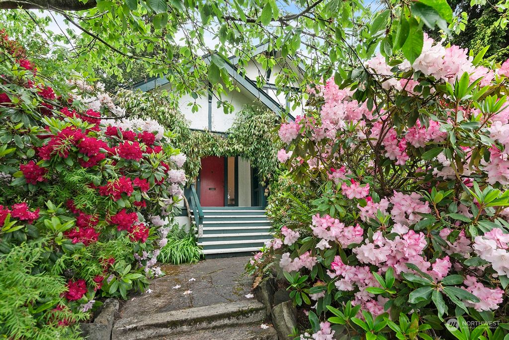 Photo of 2846 NW 65th Street, Seattle, WA 98117 (MLS # 2240776)