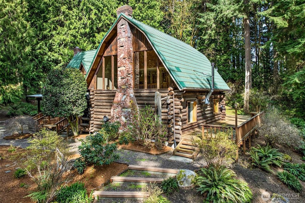 Photo of 18020 214th Avenue NE, Woodinville, WA 98077 (MLS # 2516810)