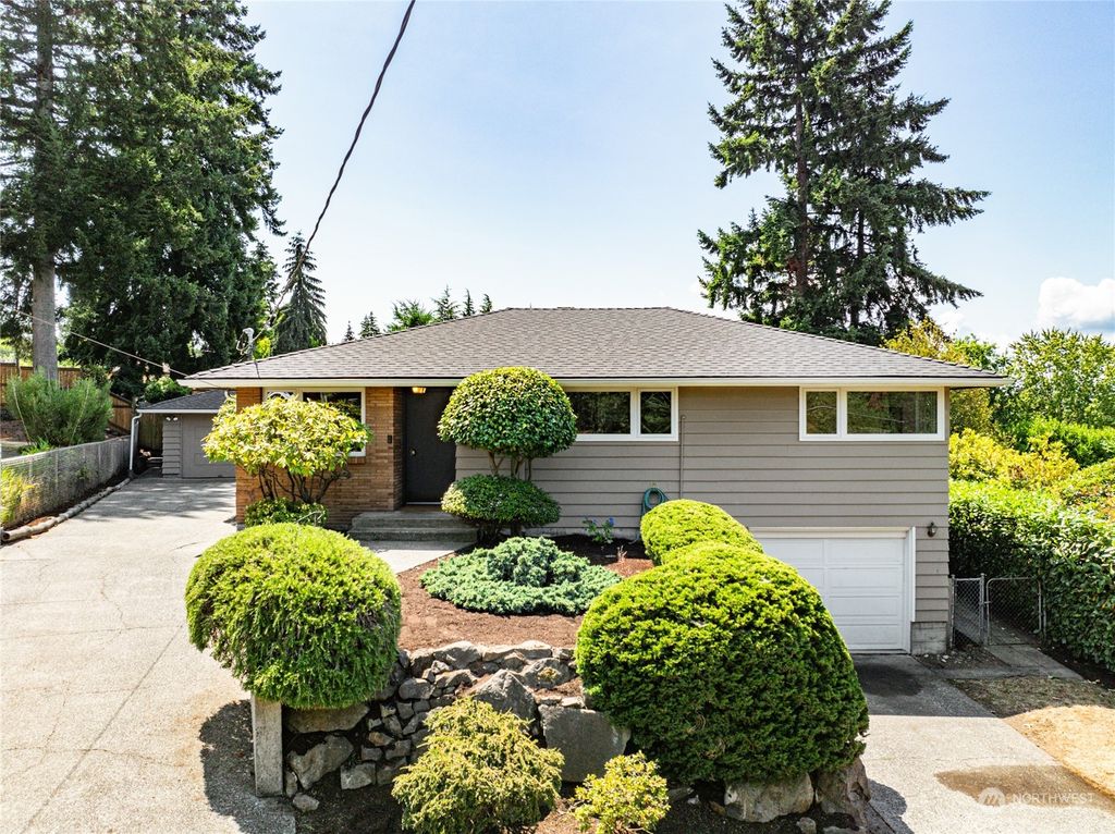 Photo of 3003 SW 115th Street, Seattle, WA 98146 (MLS # 2269562)