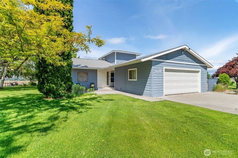 Photo of 32 Midland Road, Brewster, WA 98813 (MLS # 2523384)