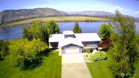 Photo of 32 Midland Road, Brewster, WA 98813 (MLS # 2523384)