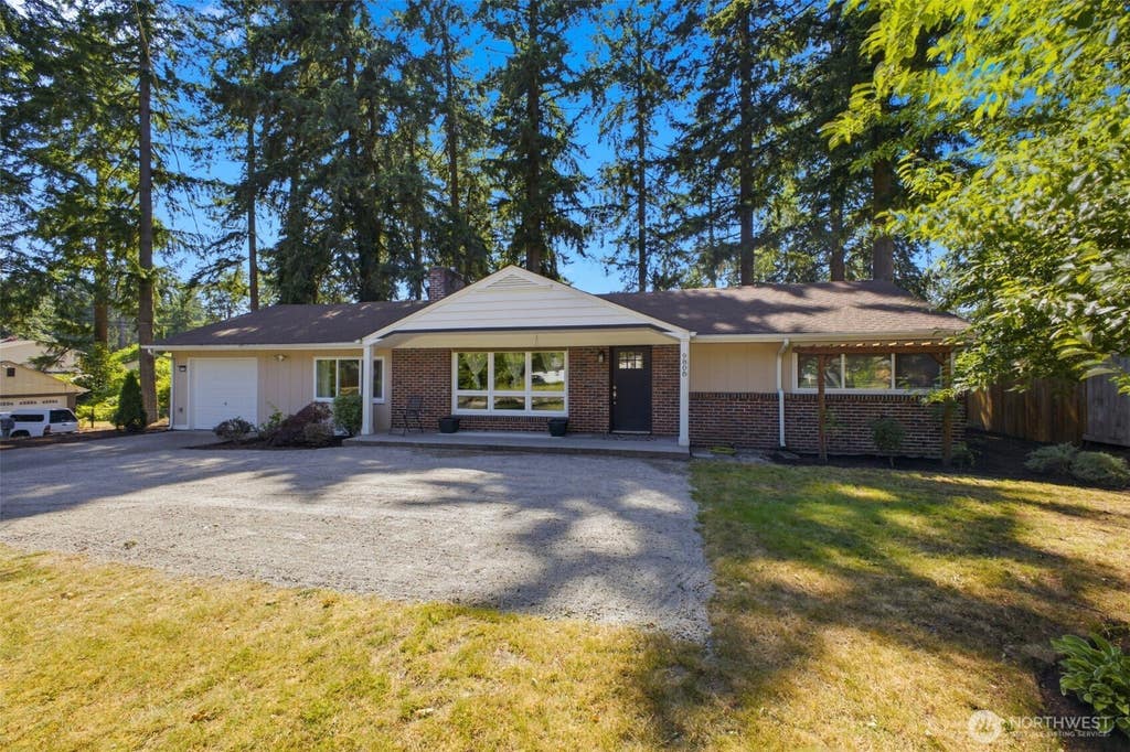Photo of 9808 Hipkins Road SW, Lakewood, WA 98498 (MLS # 2545775)