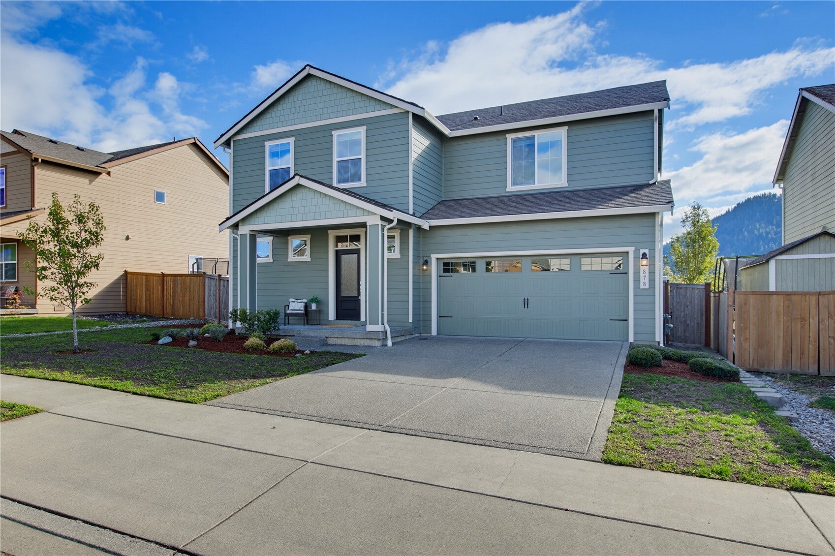 878 Riley Drive E