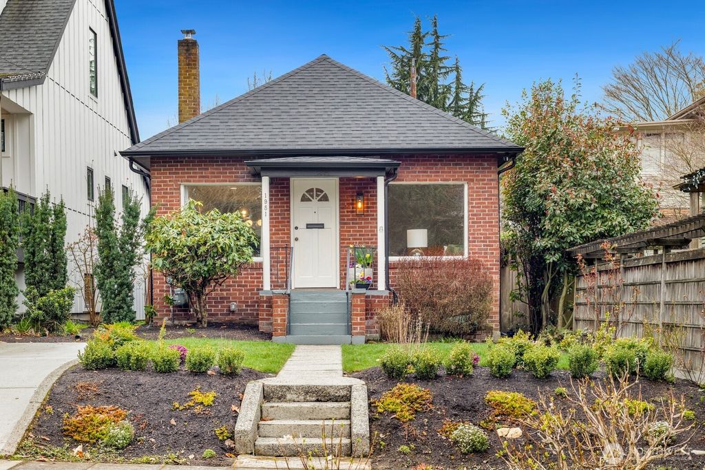 Photo of 1951 5th Avenue W, Seattle, WA 98119 (MLS # 2342355)