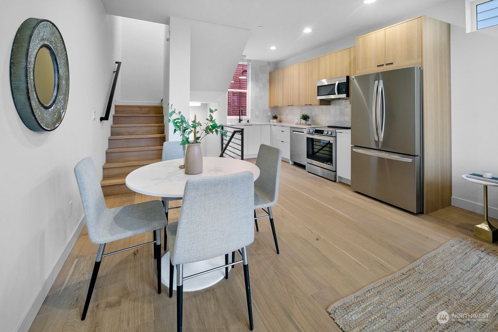 Photo of 452 NE 40th Street, Seattle, WA 98105 (MLS # 2323547)
