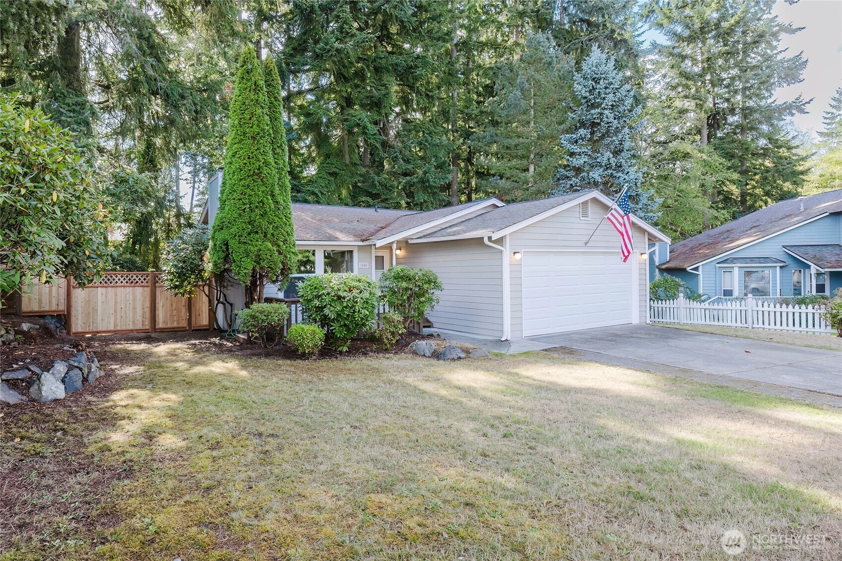 1504 NW Lakehill Circle