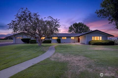 Photo of 17211 Road 11 NW, Quincy, WA 98848 (MLS # 2545830)