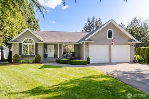 Photo of 1711 Main Street, Lynden, WA 98264 (MLS # 2521832)