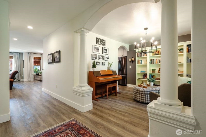 1711 Main Street