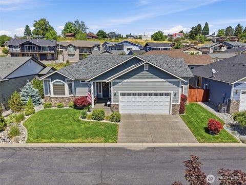 Photo of 404 Ridgewood Drive, Manson, WA 98831 (MLS # 2534499)