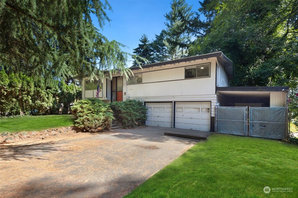 Photo of 21424 35th Avenue S, SeaTac, WA 98198 (MLS # 2274746)