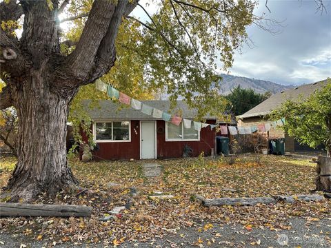 Photo of 426 E Wapato Avenue, Chelan, WA 98816 (MLS # 2455866)