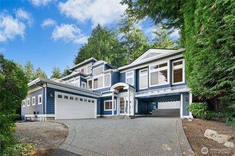 Photo of 13130 Holmes Point Drive NE, Kirkland, WA 98034 (MLS # 2559856)