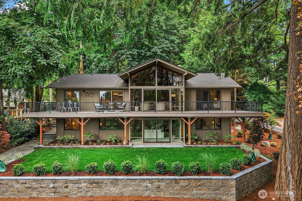 Photo of 6750 W Mercer Way, Mercer Island, WA 98040 (MLS # 2540441)