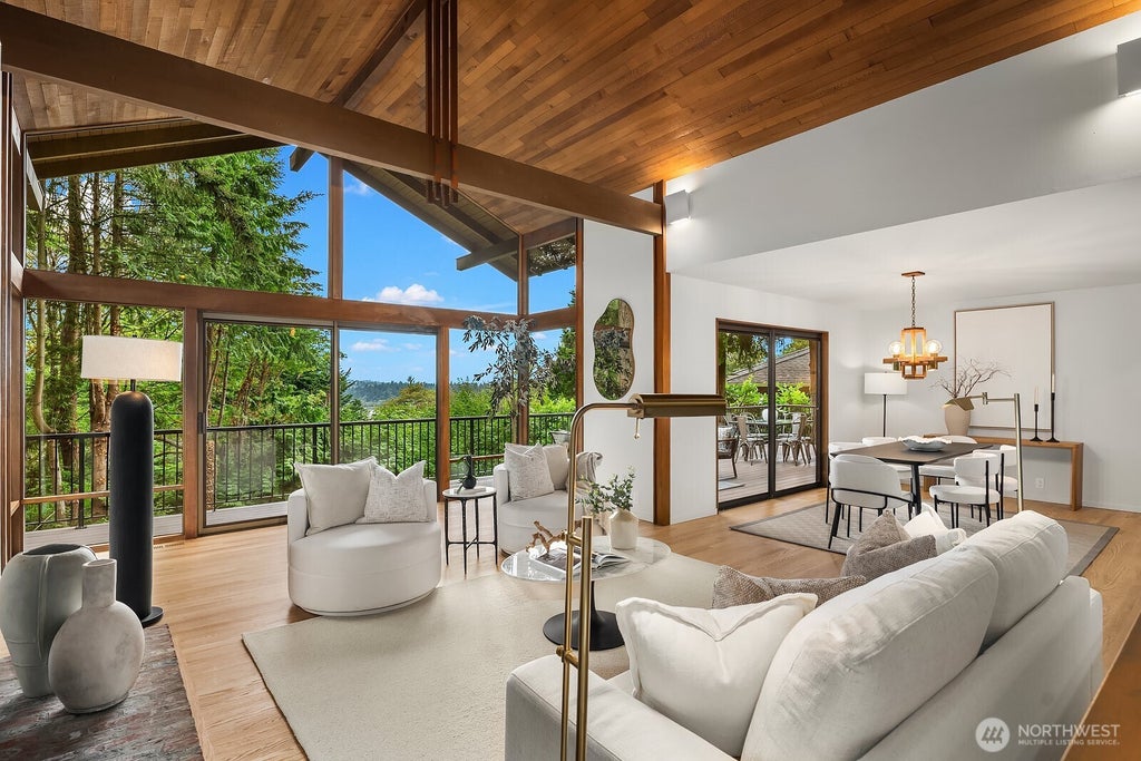 Photo of 6750 W Mercer Way, Mercer Island, WA 98040 (MLS # 2540441)